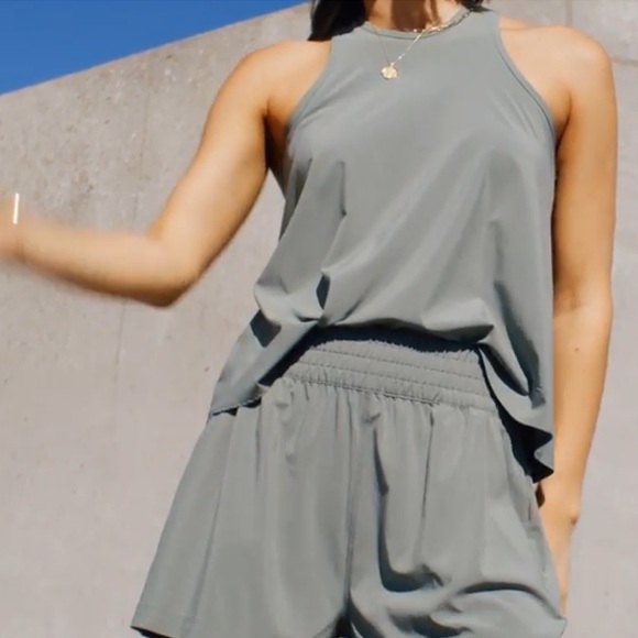 🧜‍♀️VUORI VILLA EXPERT🧜‍♀️Vuori Brand Ambassador🧜‍♀️Sizing, styles, Fabric❤️ - Picture 3 of 16